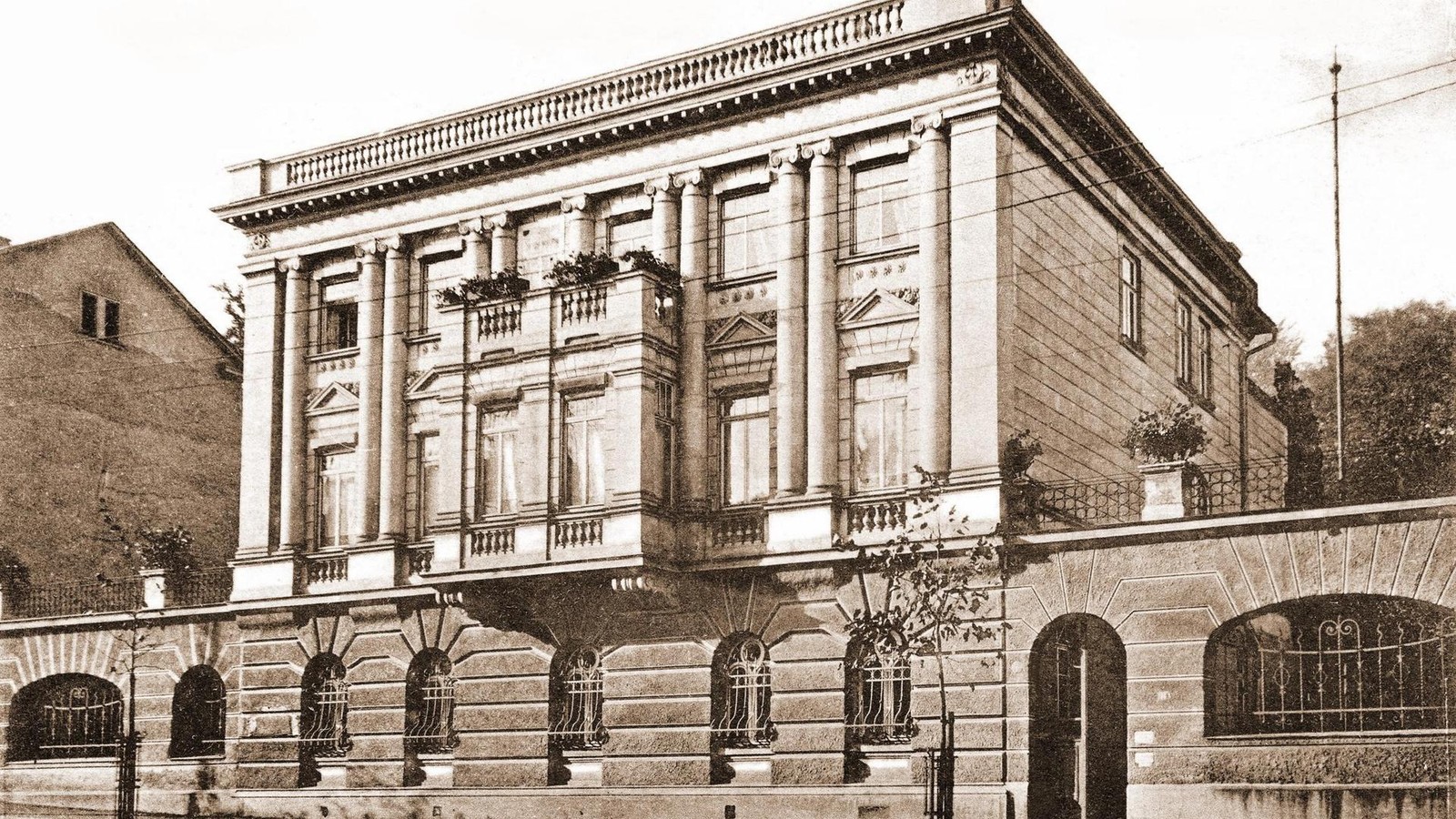 Gothaer-Anwalt-stirbt-im-Alter-von-61-Jahren-seine-Familie-wird-deportiert