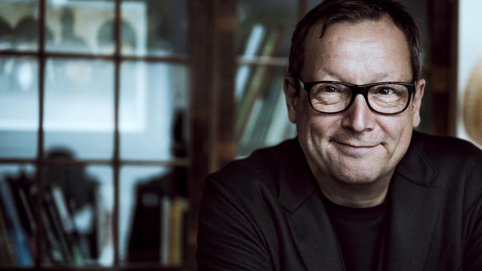 Warum-Matthias-Brandt-in-Hamburg-mit-H-nden-in-den-Hosentaschen-las