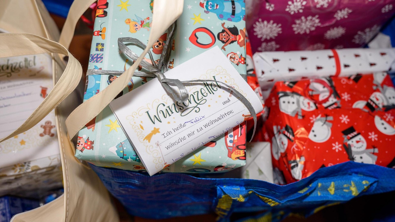 Einbrecher-stiehlt-Geschenke-f-r-Kinder-doch-dann-geschieht-ein-Weihnachtswunder