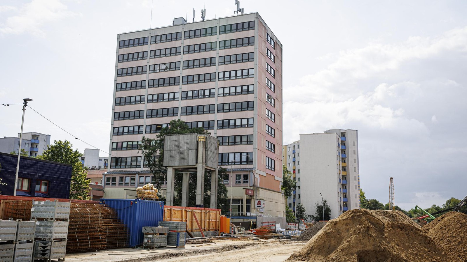 Notbetrieb-in-Hausarztpraxis-in-Steilshoop-Verzweiflung-sp-rbar-