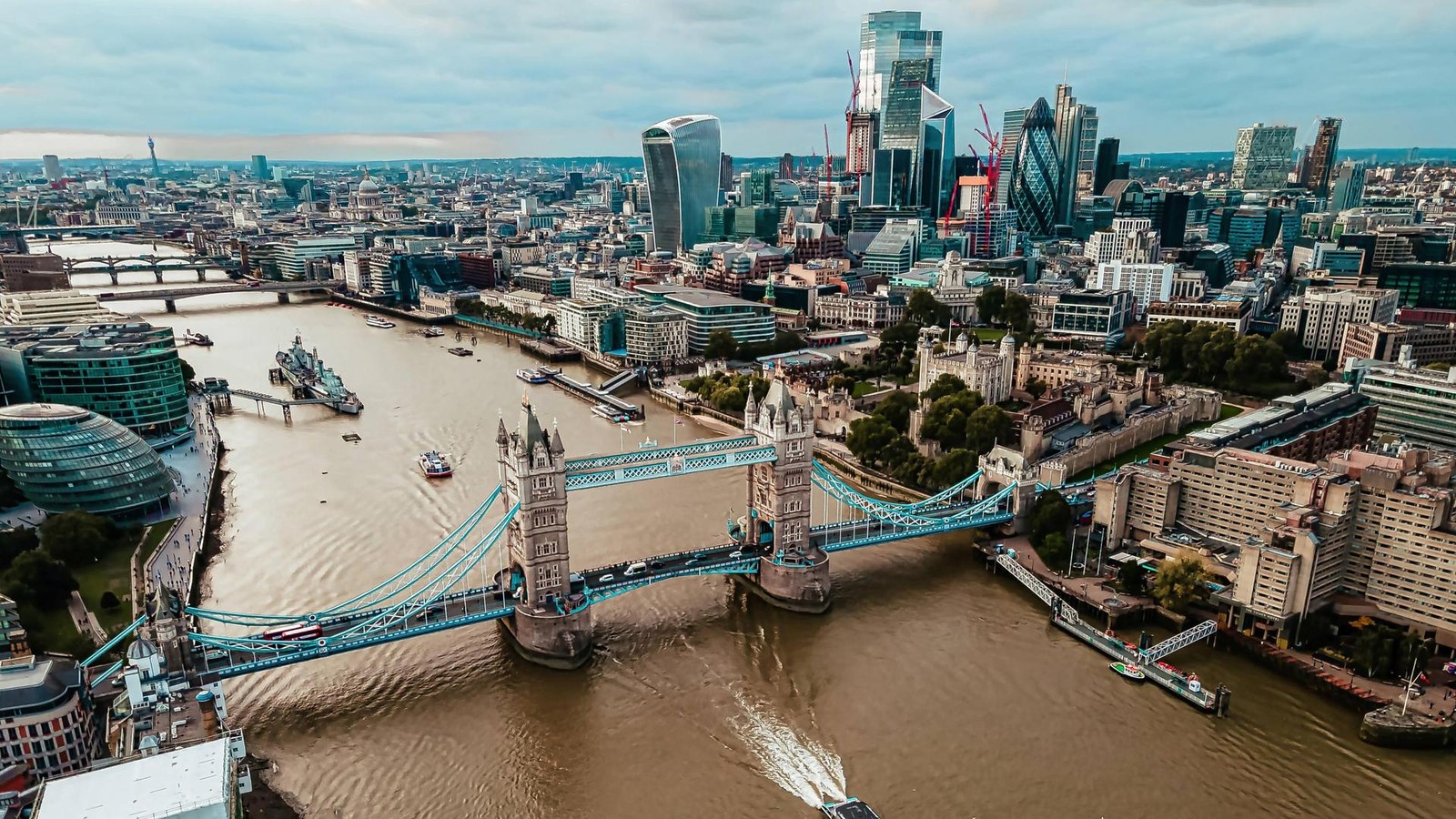 Lesestoff-mit-Suchtfaktor-Man-taucht-ein-in-dieses-Buch-und-nicht-wieder-auf