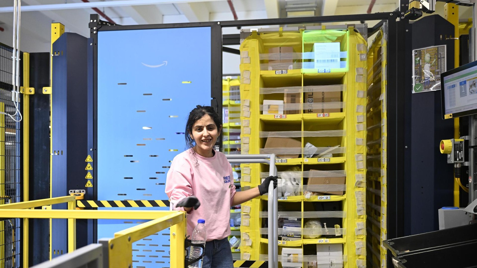 Wo-der-Roboter-wei-was-morgen-bestellt-wird-Ein-Besuch-im-Amazon-Lager