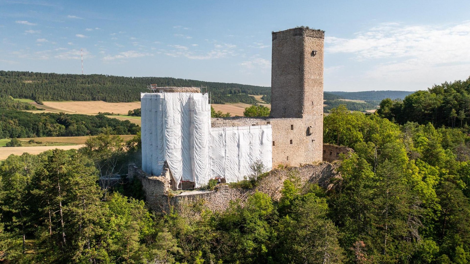 Eine-Burgruine-im-Ilm-Kreis-ist-bald-wieder-zug-nglich