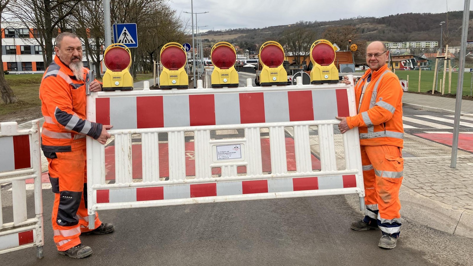 Weihnachtsgeschenk-f-r-Autofahrer-in-Jena-Wichtiger-Kreisverkehr-ist-komplett-freigegeben