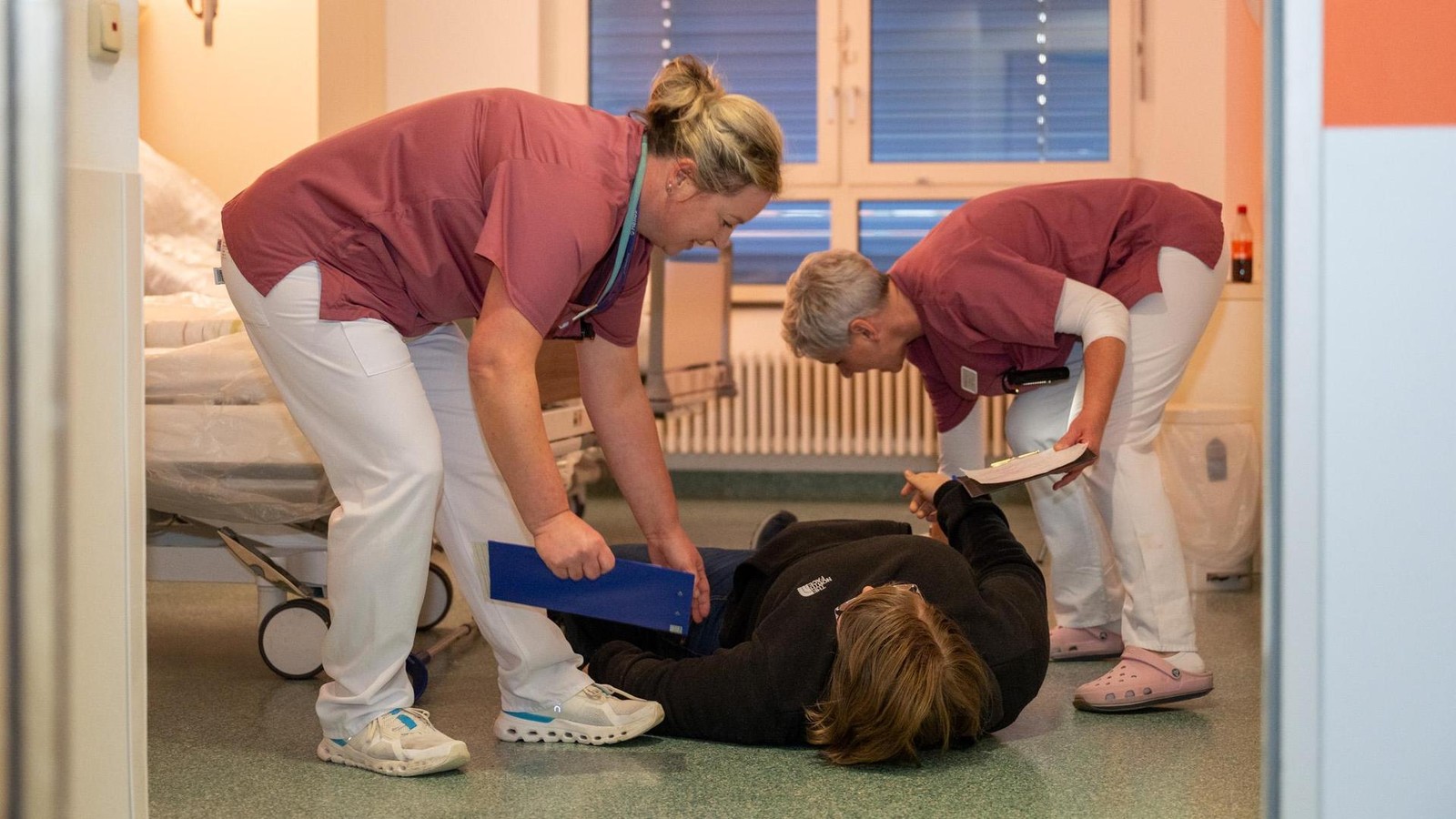 Spektakul-re-Feuerwehr-bung-in-der-Klinik-Hier-sind-die-Bilder