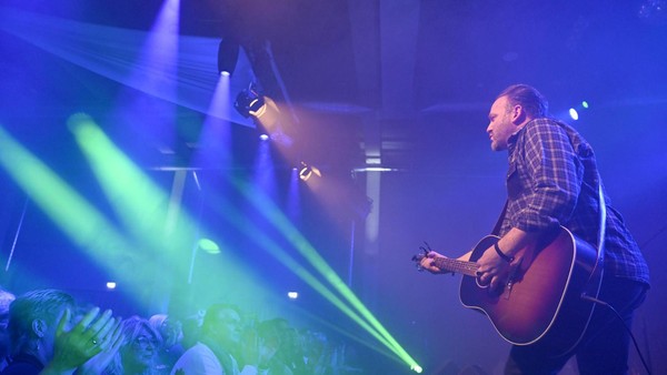 Voll ins Herz getroffen: 1700 Fans feiern Geburtstagskonzerte von Silent Radio