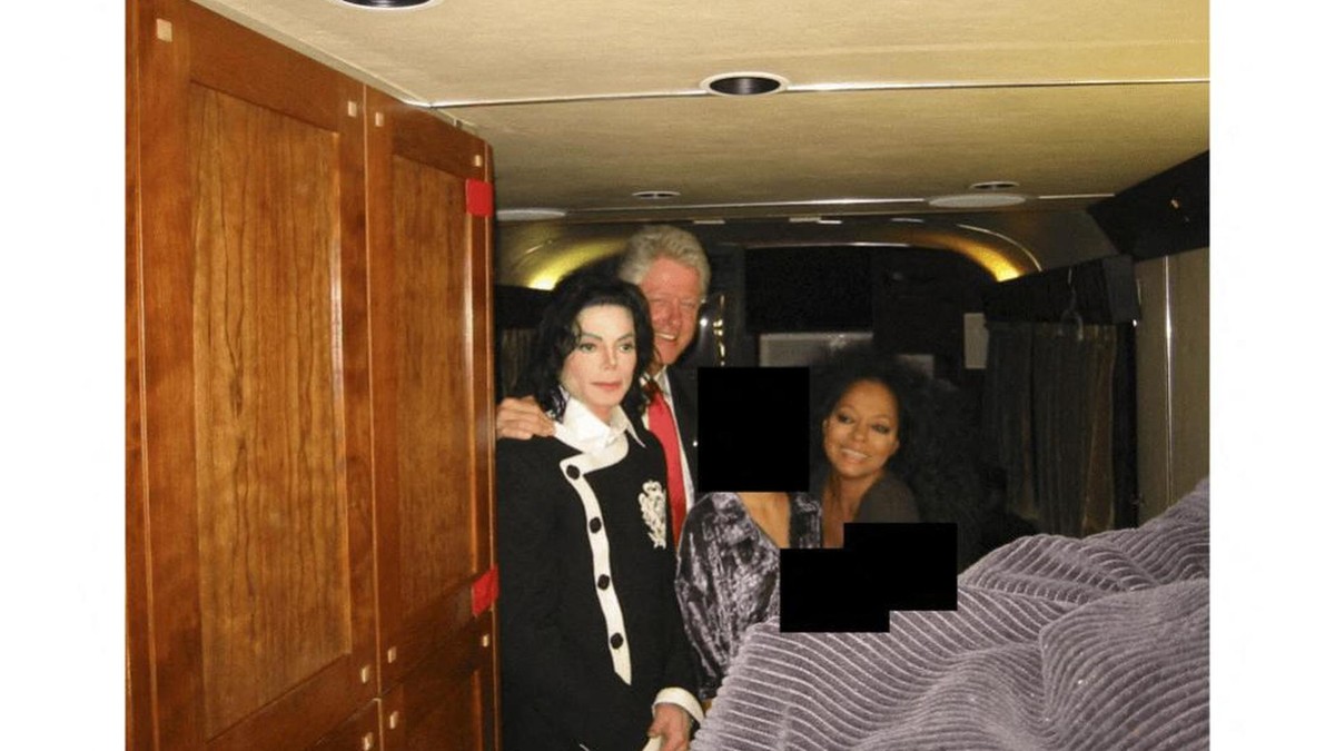 Dieses Foto, das ebenfalls vom US-Justizministerium veröffentlich wurde, zeigt Michael Jackson, Bill Clinton und Diana Ross. T