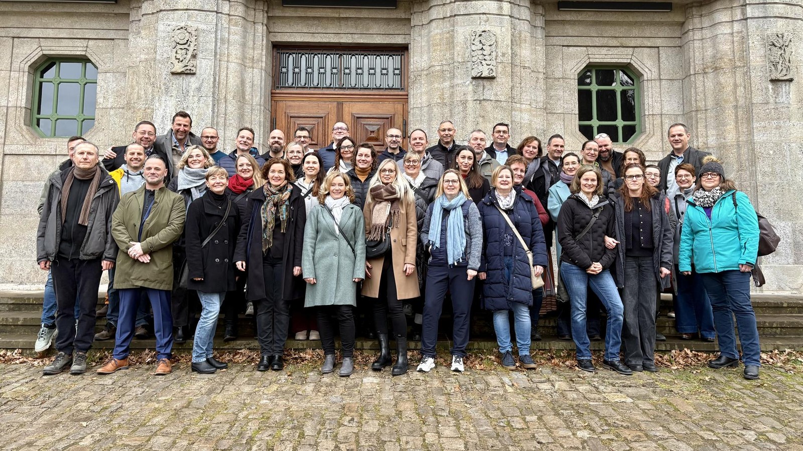 Freudiges-Wiedersehen-Abiturjahrgang-kehrt-nach-30-Jahren-nach-Arnstadt-zur-ck