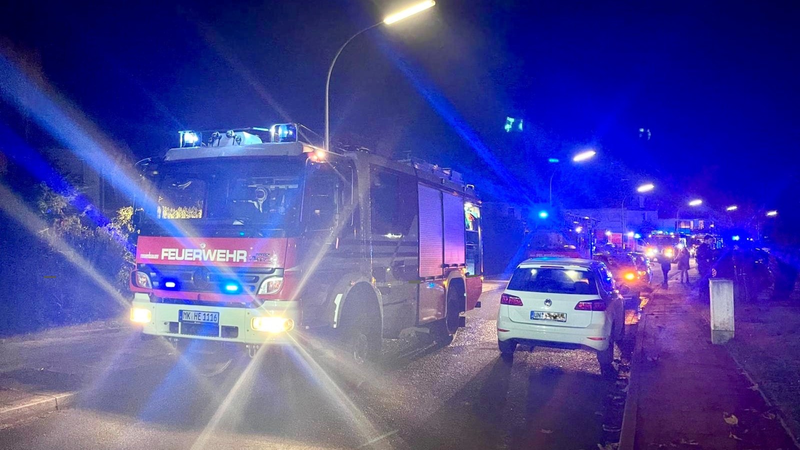 Letmathe-Auto-brennt-an-Schwerter-Stra-e