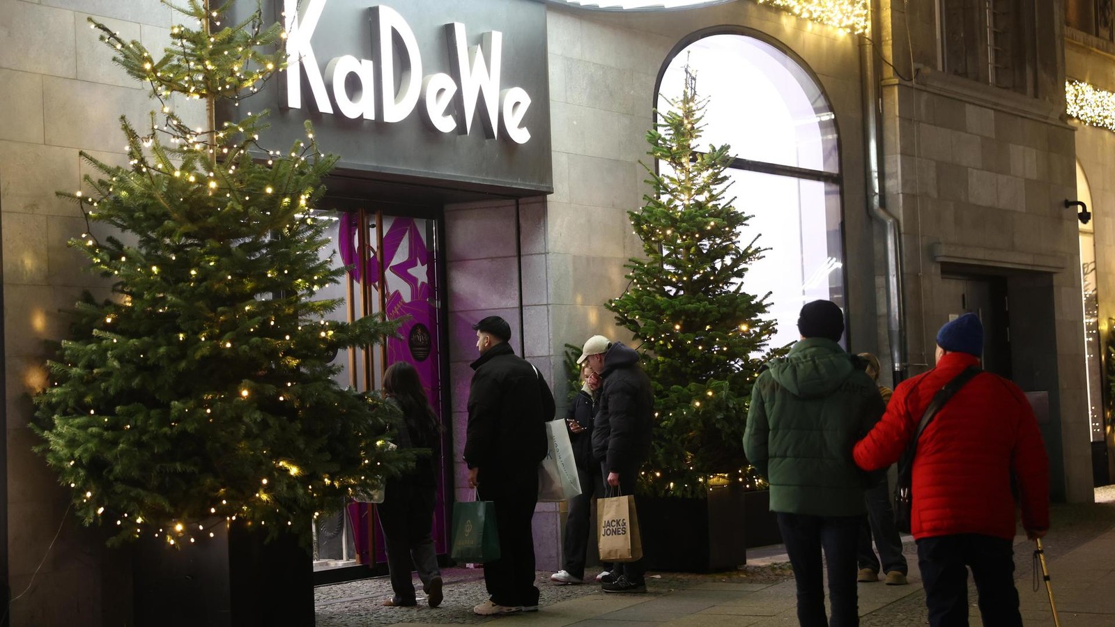 Verkaufsoffener-Sonntag-heute-Diese-L-den-ffnen-am-vierten-Advent