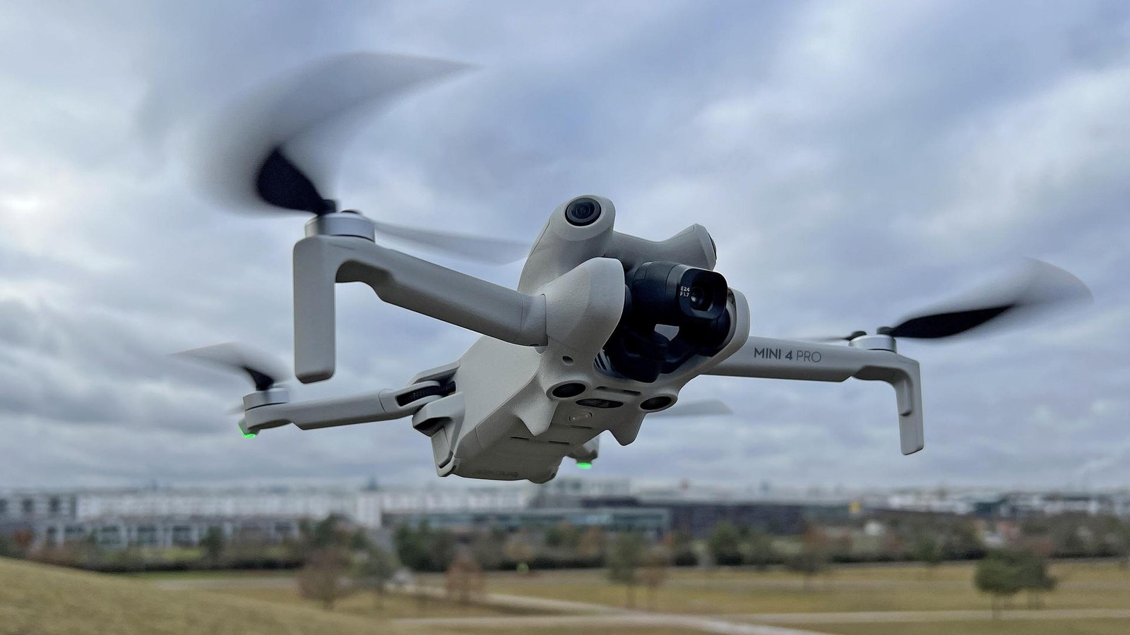 DJI-Drohnen-Chinesisches-Sicherheitsrisiko-unterm-Weihnachtsbaum-