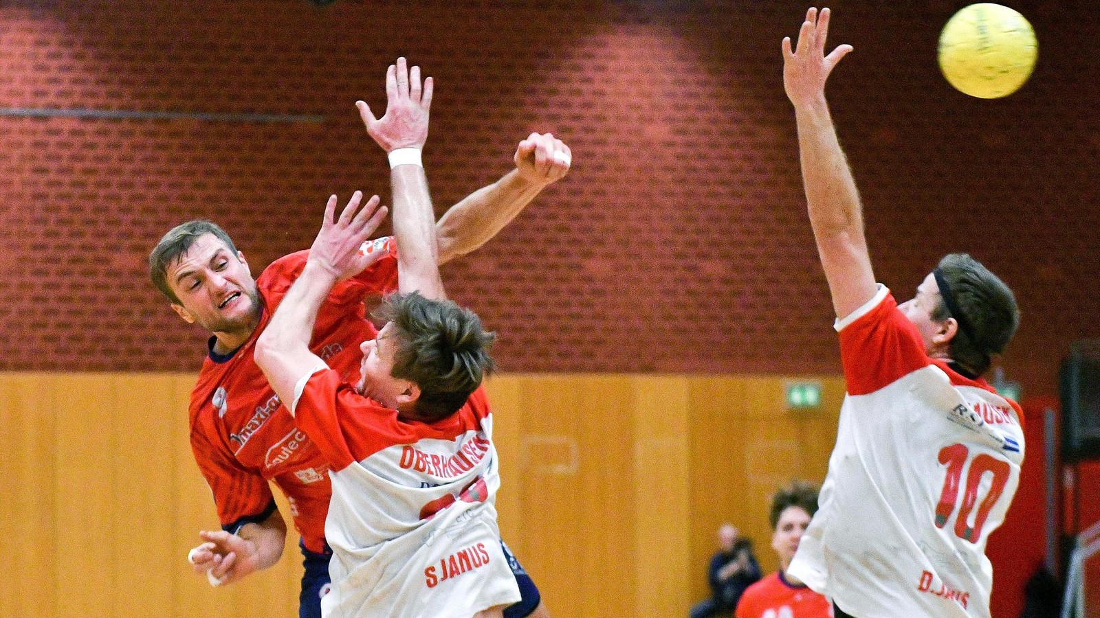 Bei-der-HSG-Wesel-ist-die-Laune-vor-dem-Fest-im-Keller-Richtig-dickes-Brett-