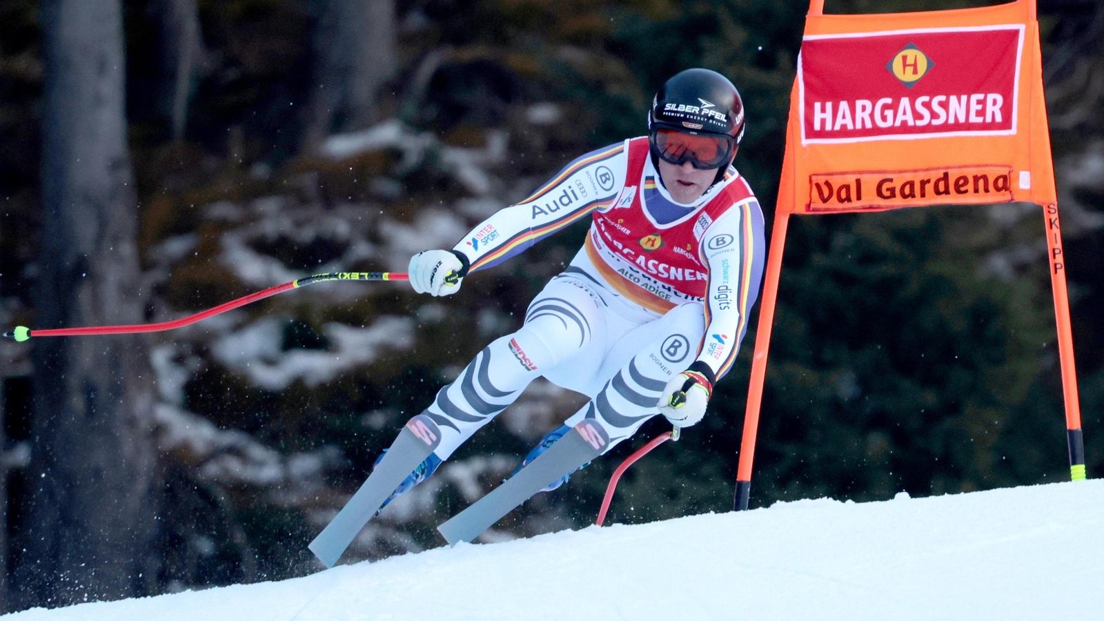 m-nner-abfahrtsmannschaft-das-einstige-deutsche-aush-ngeschild-schw-chelt