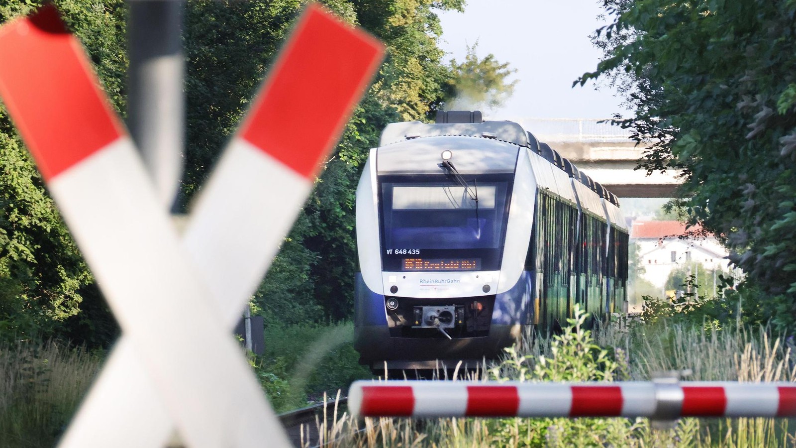 RE10-Einschr-nkungen-ber-Weihnachten-Das-m-ssen-Fahrg-ste-wissen