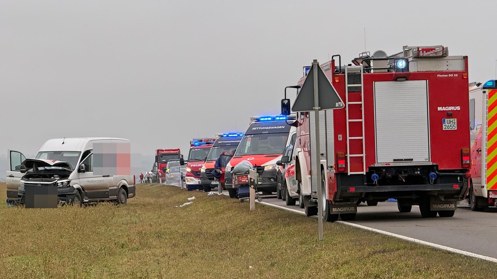 Unstrut-Hainich-Kreis-Schweres-Ungl-ck-auf-Landstra-e-Blaulichteinsatz-l-uft