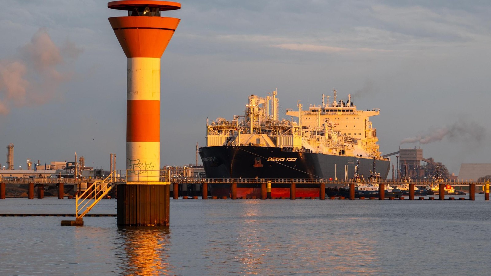 Kommt-das-Tankschiff-zur-ck-Hoffnung-f-r-schwimmendes-LNG-Terminal