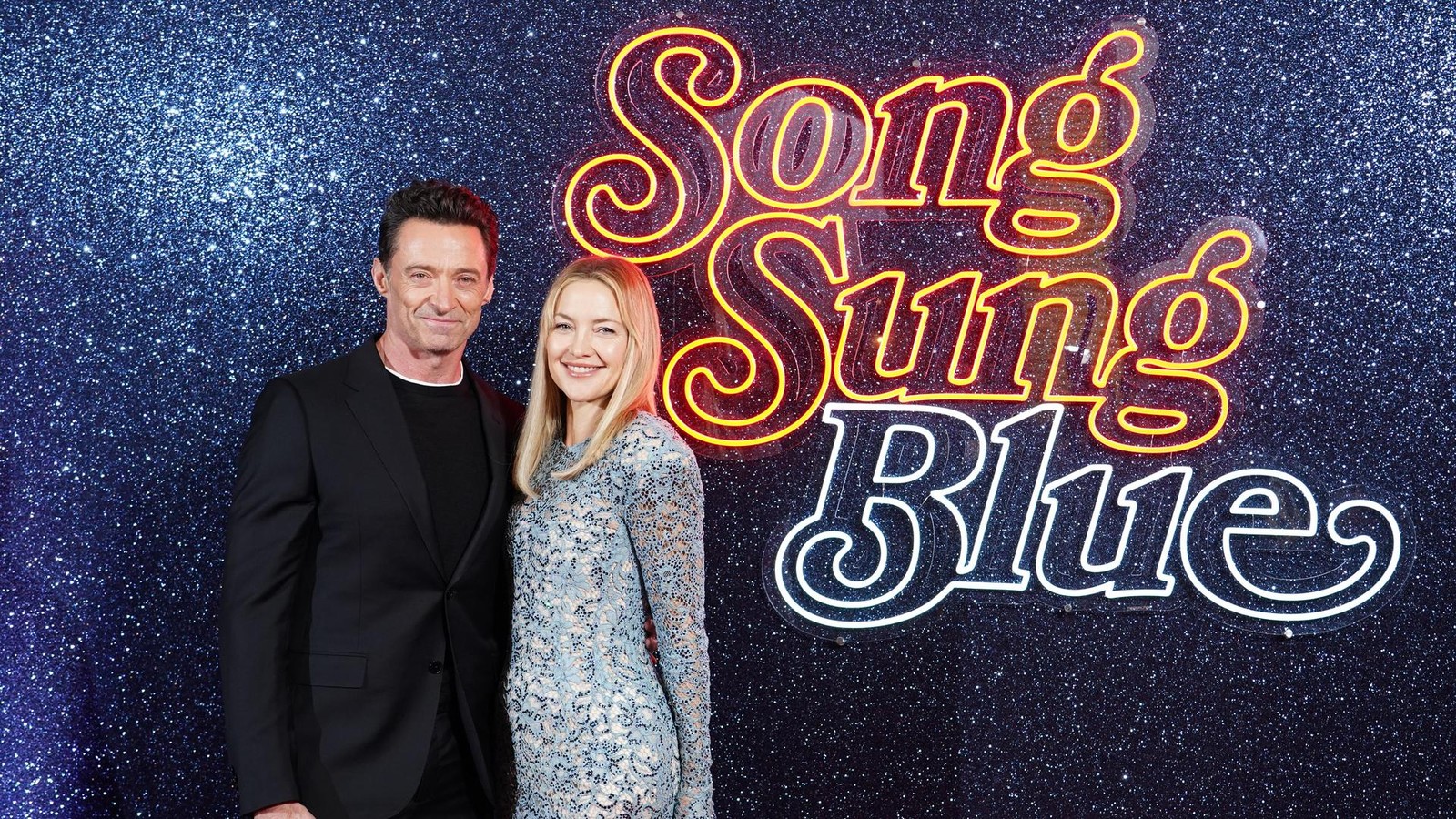 Hugh-Jackman-und-Kate-Hudson-Wir-lieben-Weihnachten-