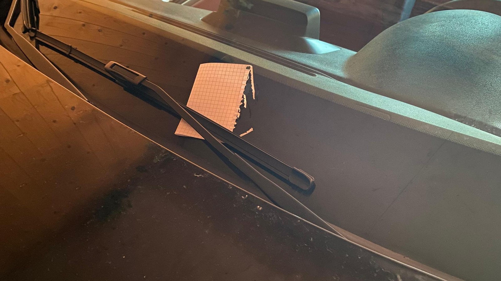 Polizei-Altenburger-Land-sucht-Zeugen-nach-Unfallflucht-in-Schm-lln