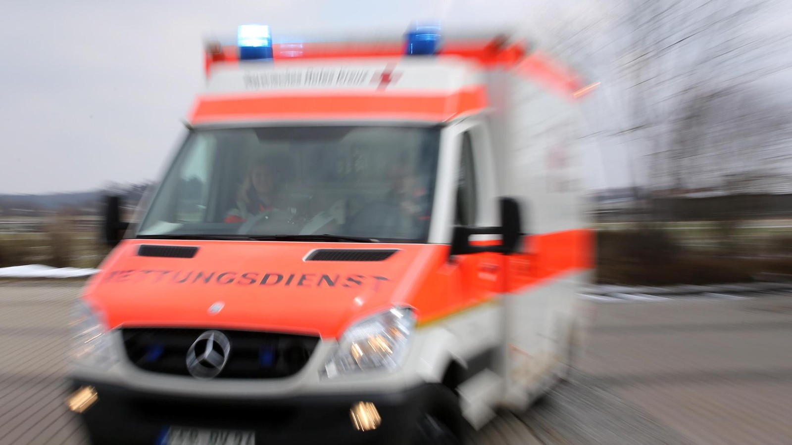 Unfall-in-Wolfsburg-Rennradfahrer-st-rzt-und-verletzt-sich-lebensgef-hrlich