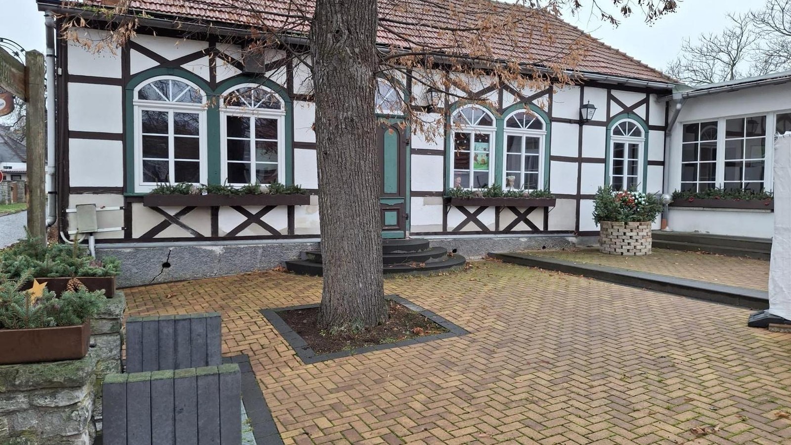 Saal-in-Traditionsgastst-tte-Wie-ein-Erfurter-Ortsteil-sein-Herz-rettet