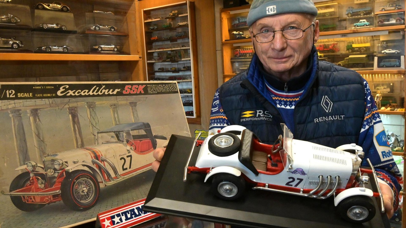 Einzigartiges-Auto-Modell-Drei-Meldungen-am-Heiligen-Abend-f-r-den-Kreis-Greiz