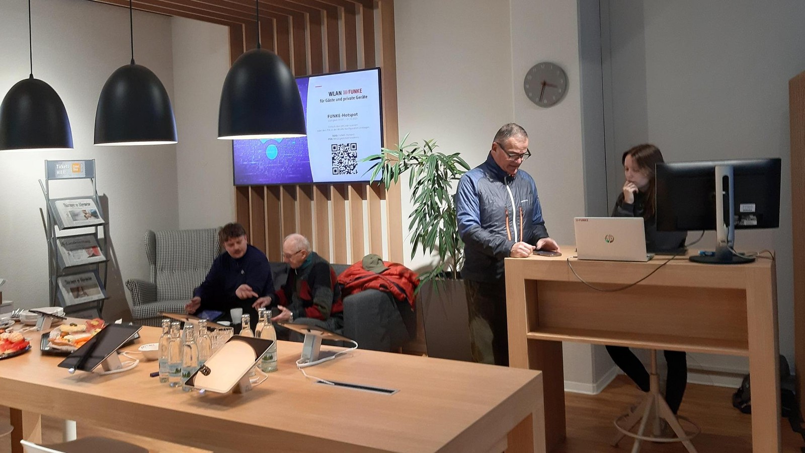 E-Paper-Sprechstunde-in-Erfurt-Leser-erhalten-Tipps-zur-Nutzung-und-Einrichtung