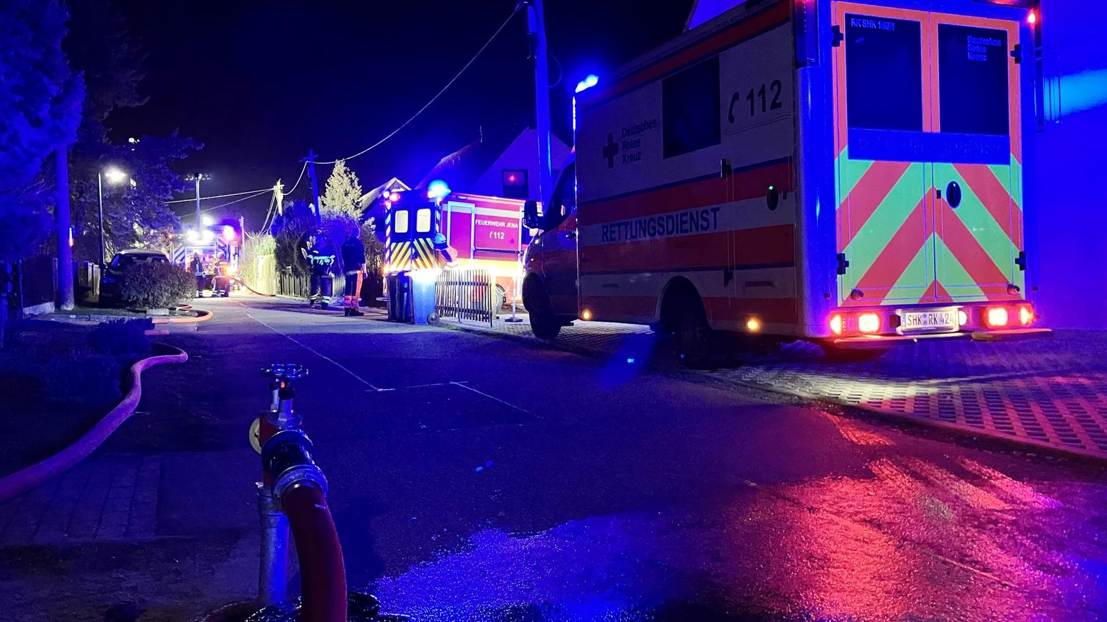 Feuerwehr-r-ckt-am-Heiligabend-in-Jena-aus-Das-ist-passiert