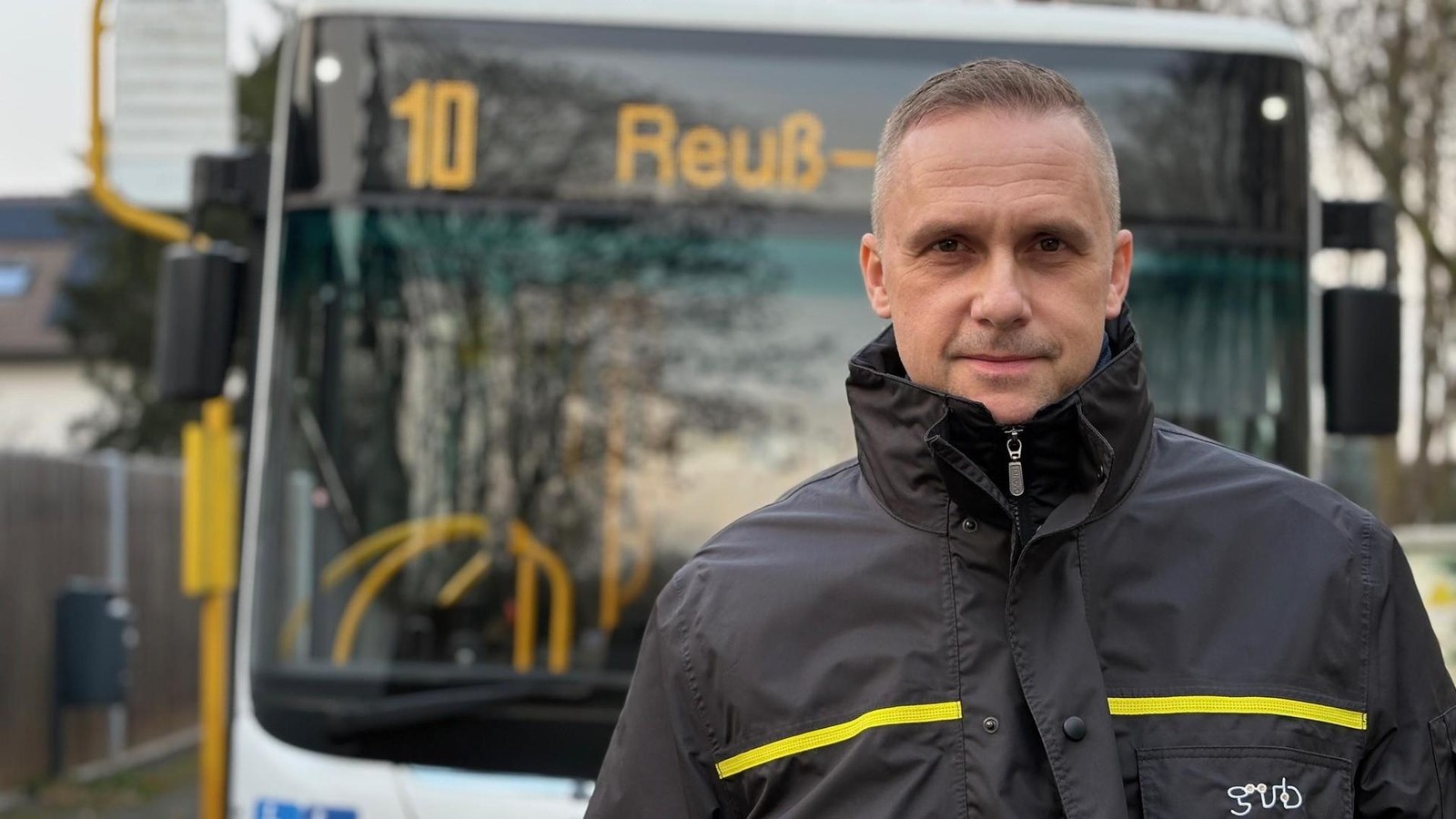 Zwischen-G-nsebrust-und-Abfahrtszeit-Auch-an-den-Feiertagen-rollt-das-Leben-in-Gera