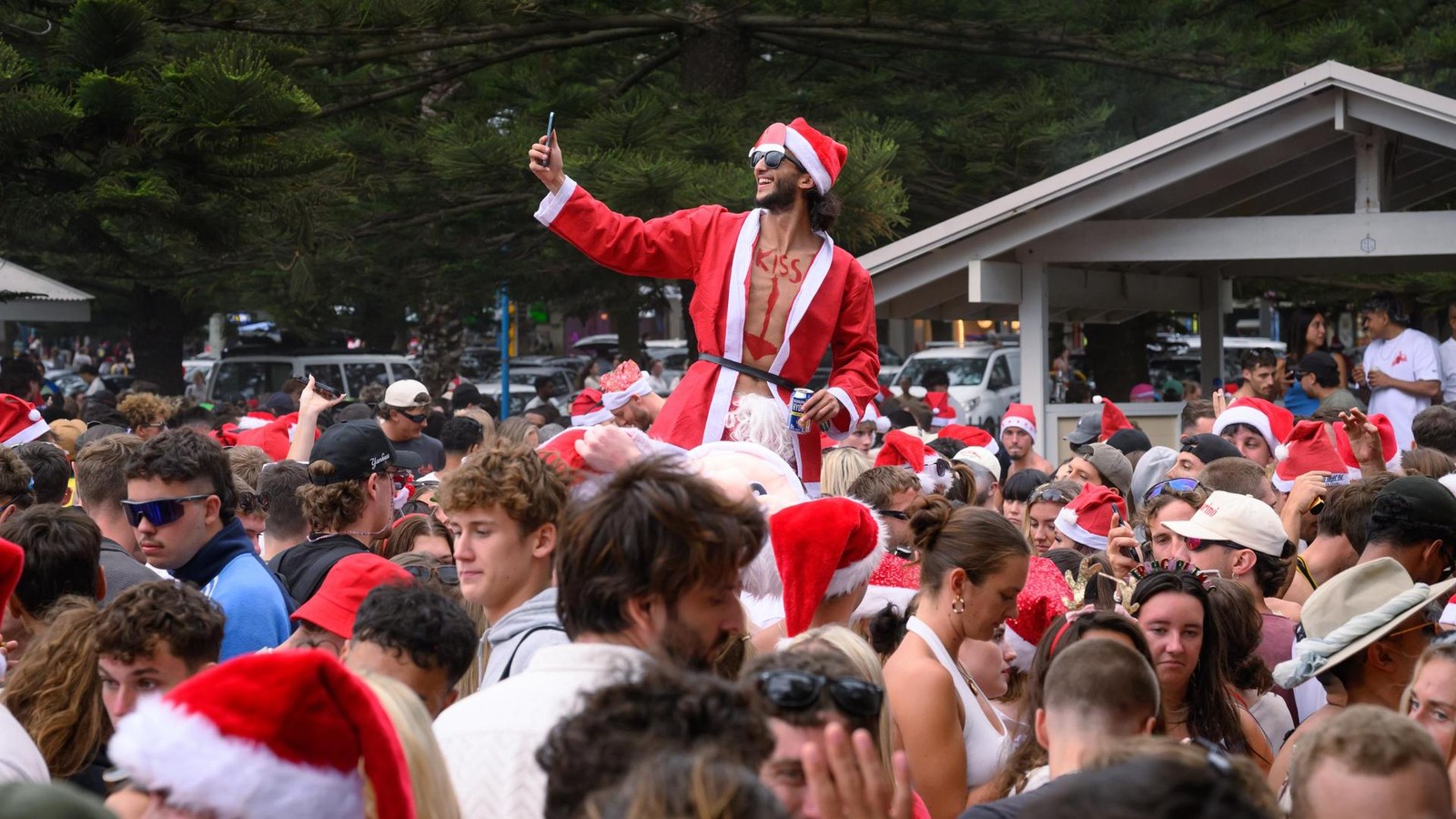 Anderthalb-Wochen-nach-Anschlag-Weihnachtssause-am-Bondi-Beach