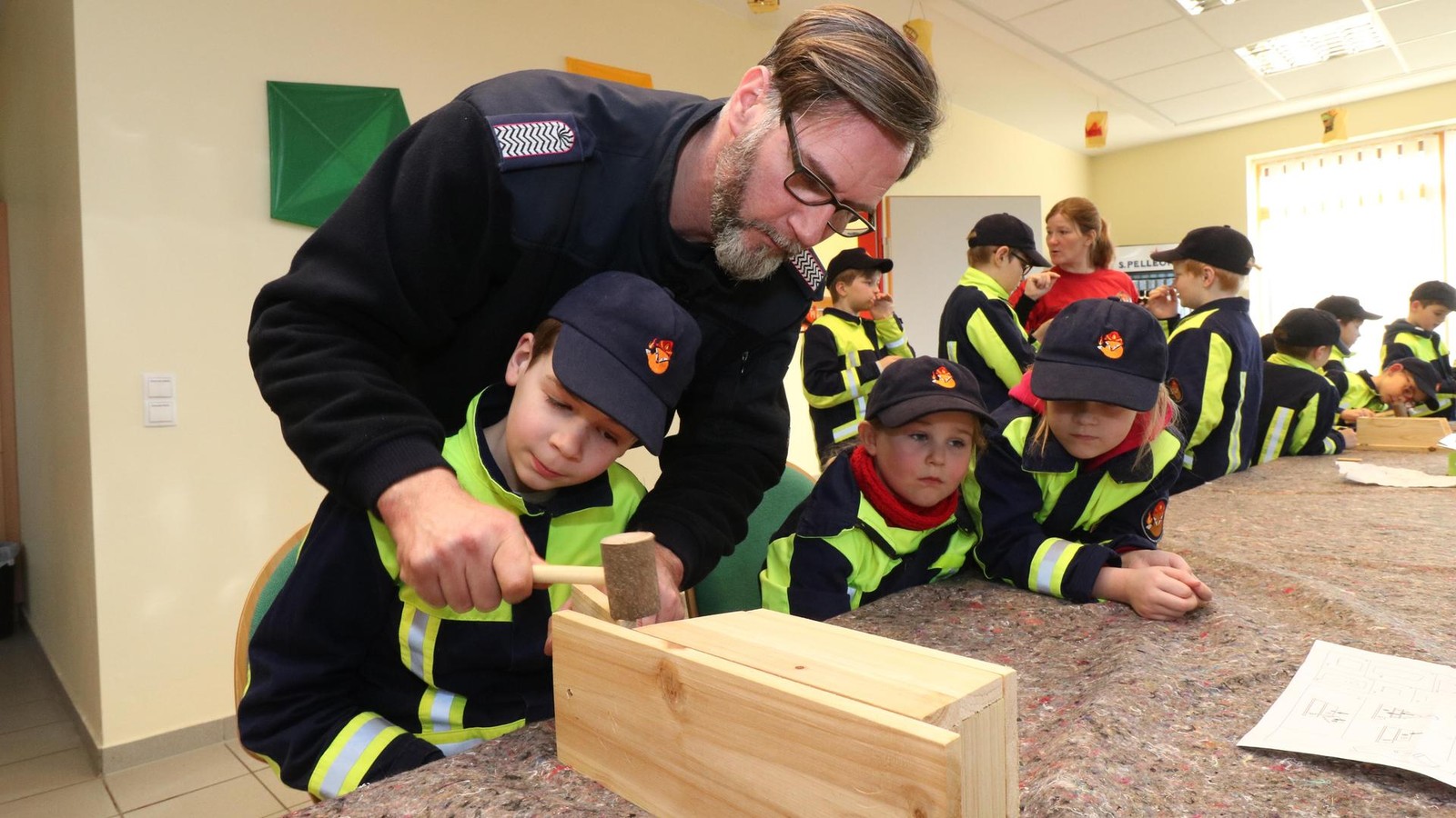 Gro-e-Auszeichnung-f-r-Freiwillige-Feuerwehr-in-Henstedt-Ulzburg