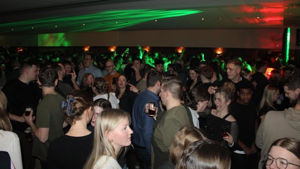 Gifhorns Nordkreis-Jugend setzte die Geschichte des Weihnachtstanzes fort