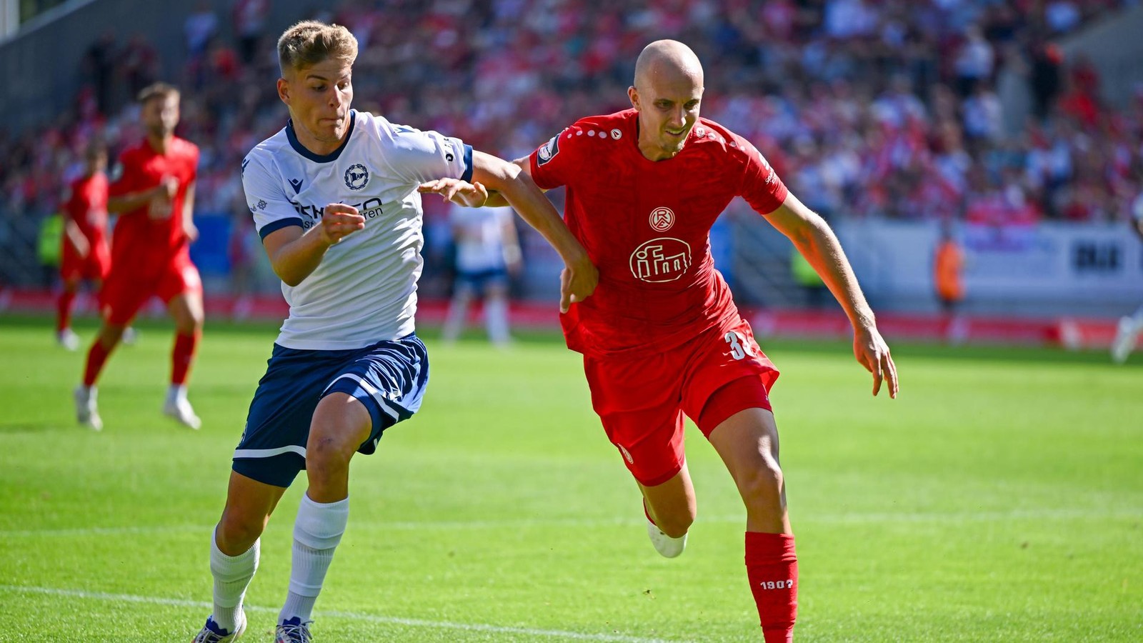 Der-erste-Dominostein-kippt-bald-RWE-Konkurrent-vor-Transfersignal-an-Konkurrenz