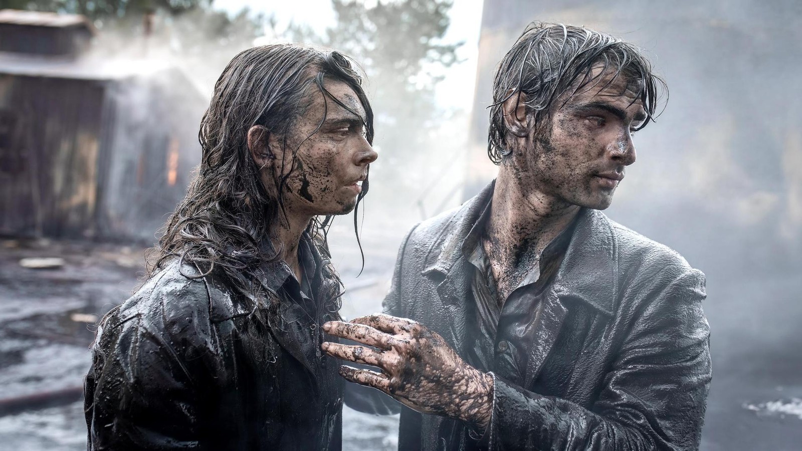 Ganz-sch-n-dick-aufgetragen-Schwarzes-Gold-