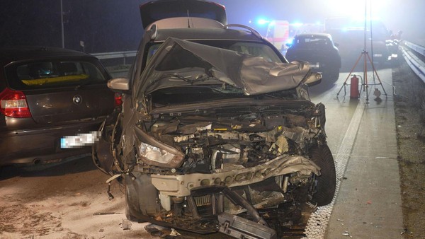 Eisglätte sorgt für Unfälle auf Straßen in Niedersachsen