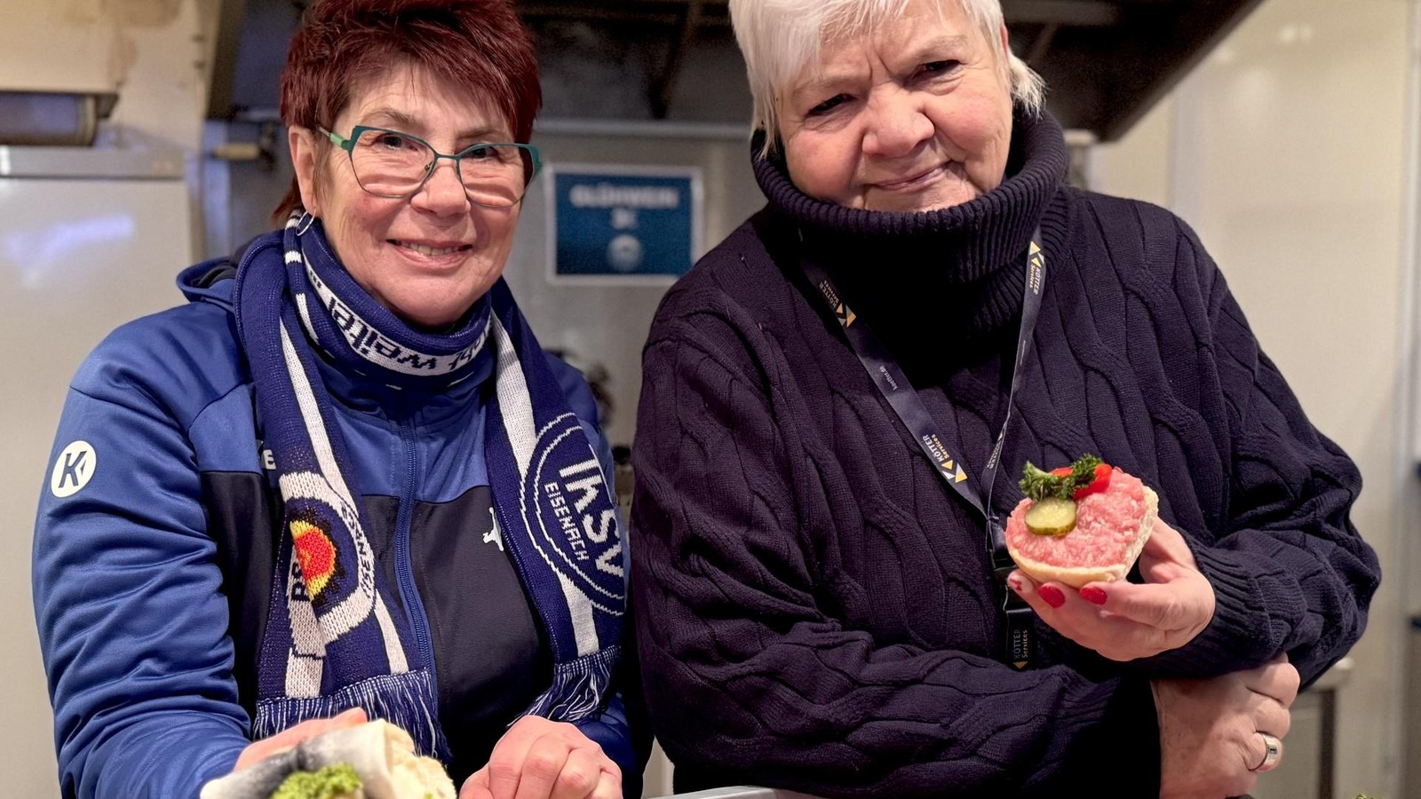 Hackepeter-zum-Handball-warum-Heidi-aus-Eisenach-nach-35-Jahren-noch-Spa-vor-der-A-mann-Halle-hat