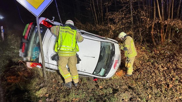 Autos stoßen auf B244-Kreuzung bei Grasleben zusammen