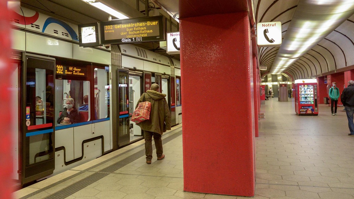 Archivbilder U-Bahn Rathaus Bochum