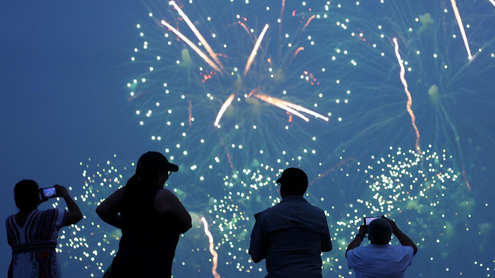 Silvester-in-Bergedorf-Last-Minute-Tipps-f-r-Partys-und-festliche-Men-s