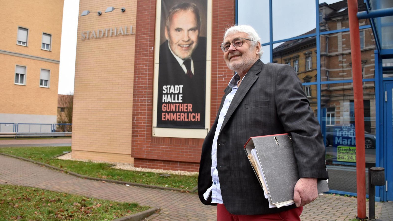 Stadthalle-Eisenberg-Wir-hatten-jahrelang-Ho-ckers-Hose-im-Fundus-