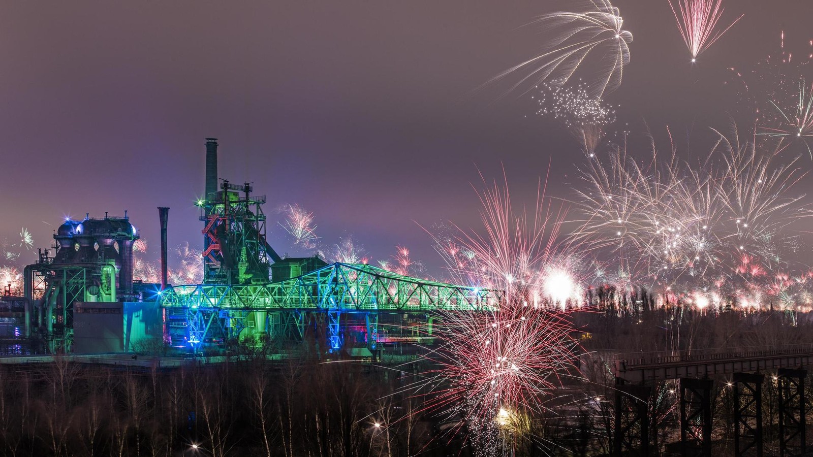 Feuerwerk-ber-Duisburg-Fotograf-gibt-Tipps-f-rs-perfekte-Bild
