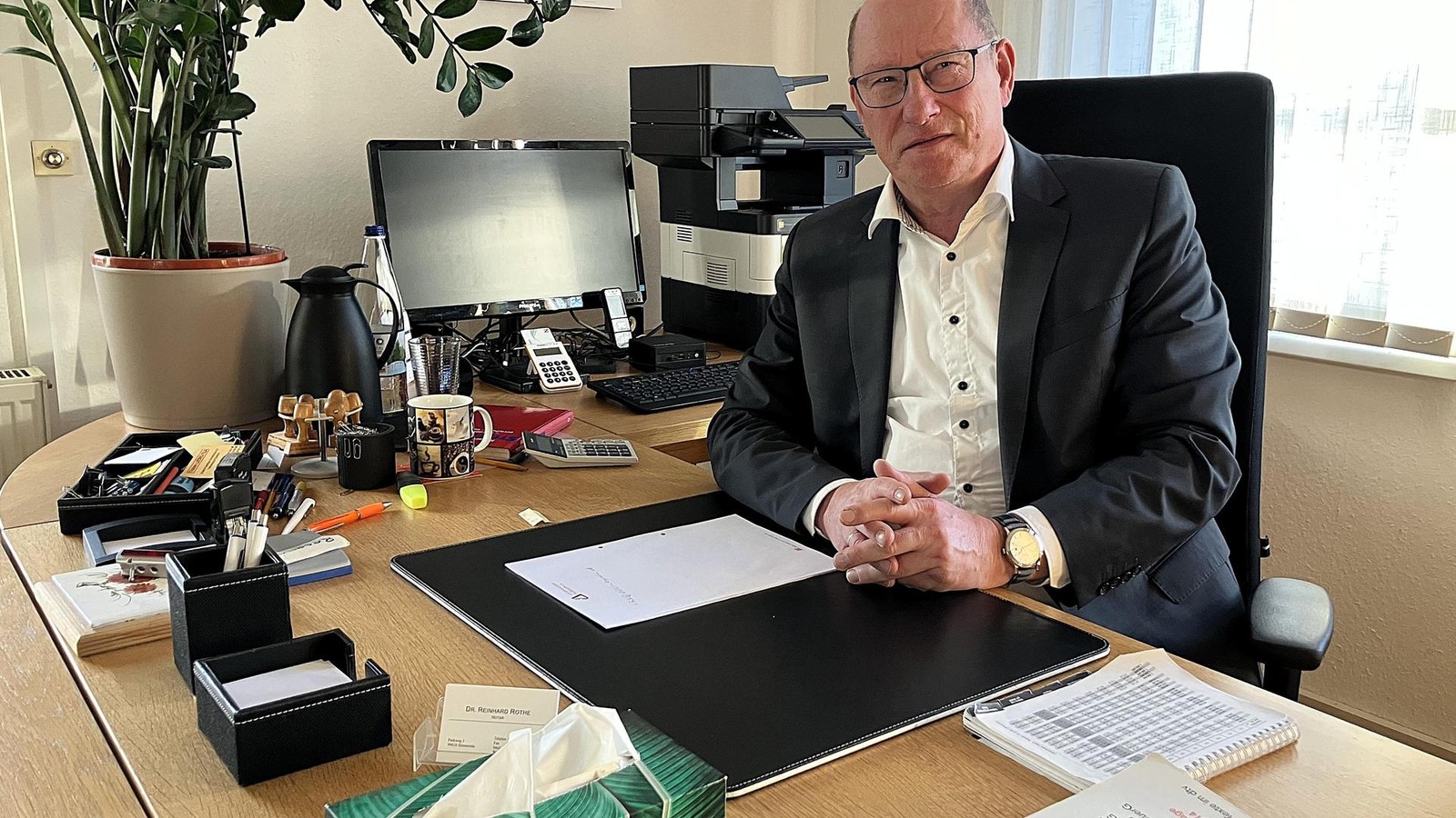 -Nur-ganz-wenige-Leute-habe-ich-rausgeschmissen-S-mmerdaer-Notar-geht-nach-34-Jahren-in-Ruhestand