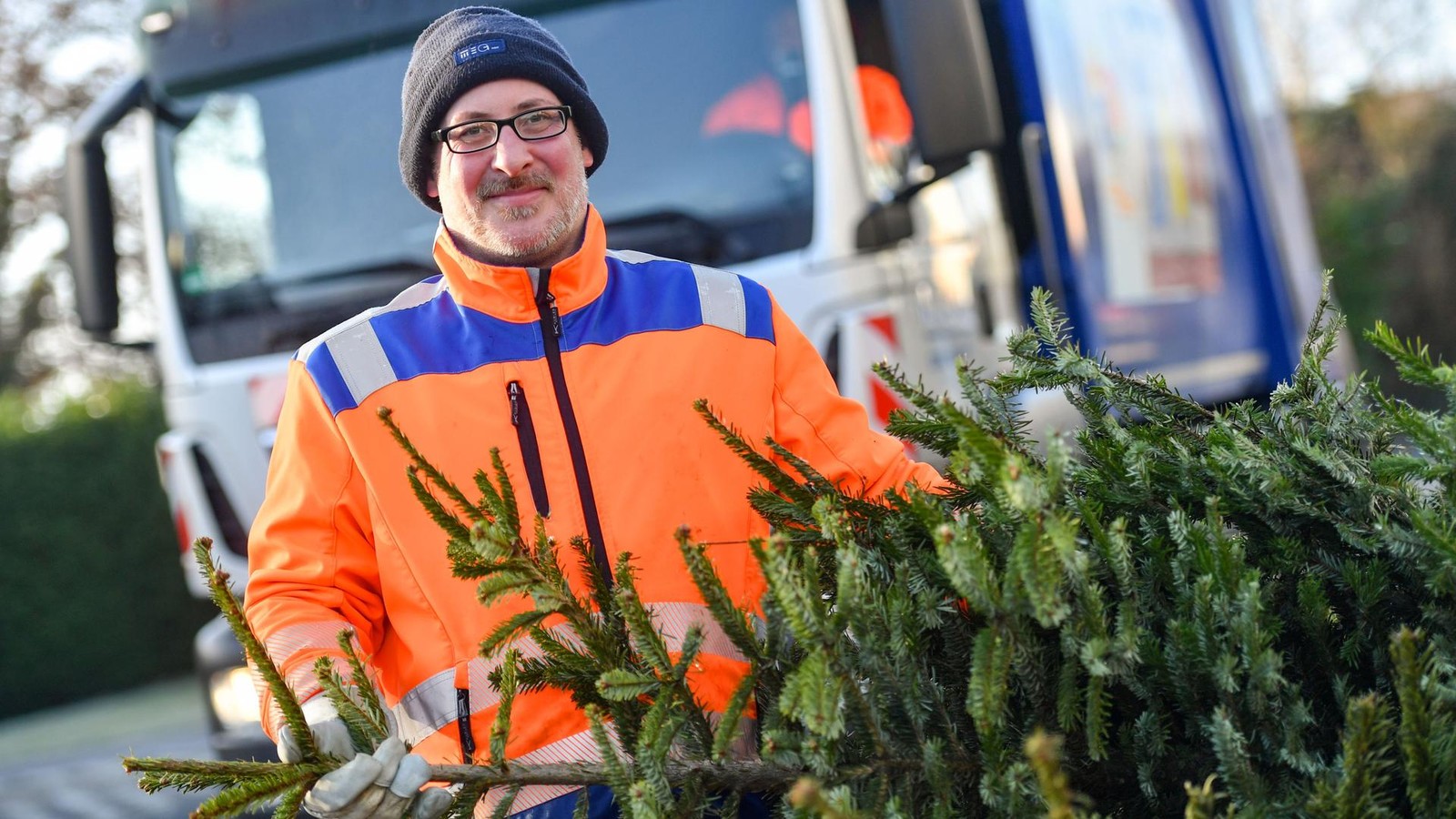 Abfuhrtermine-in-M-lheim-Wann-die-MEG-die-Weihnachtsb-ume-abholt