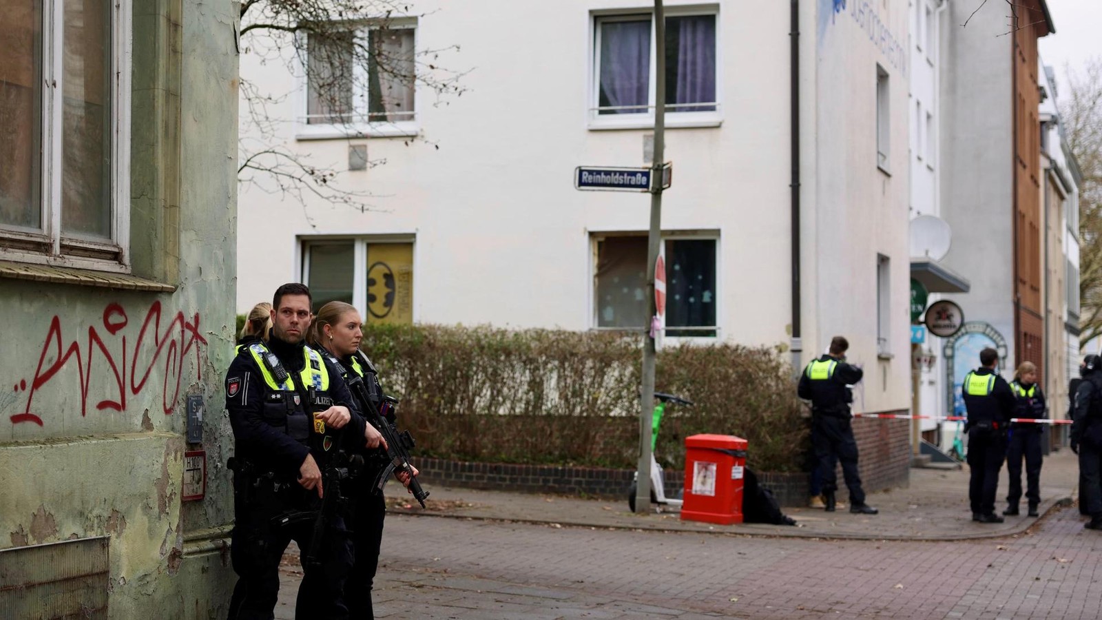 Bedrohungslage-im-Phoenix-Viertel-Polizei-schickt-Spezialeinheit