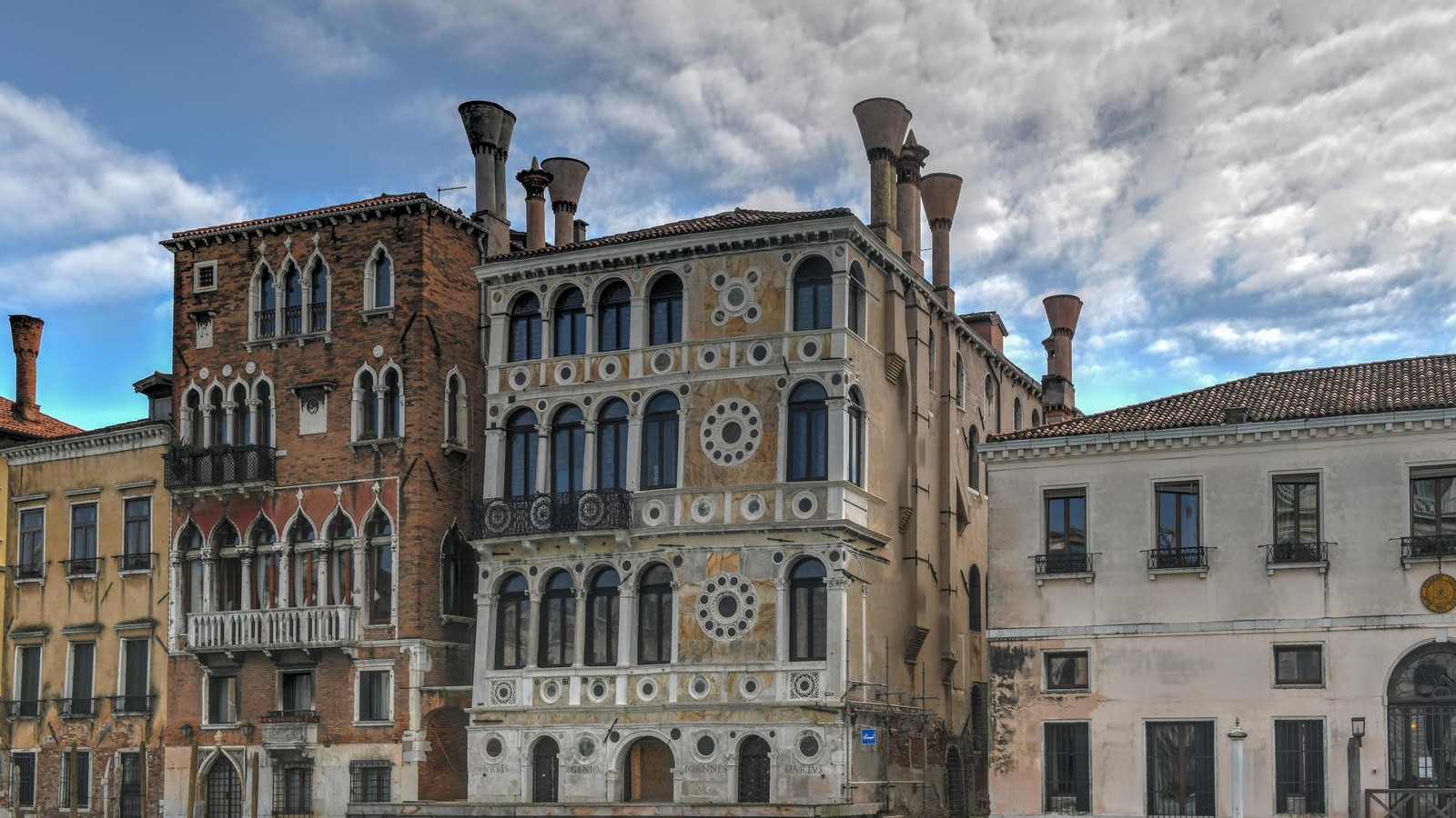 Meuchelmorde-und-Exzesse-Verfluchter-Palazzo-in-Venedig-wird-verkauft