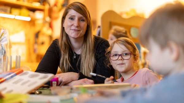 Kleinen Kitas in NRW droht das Aus: „Dann betreue ich mein Kind lieber ganz zu Hause“