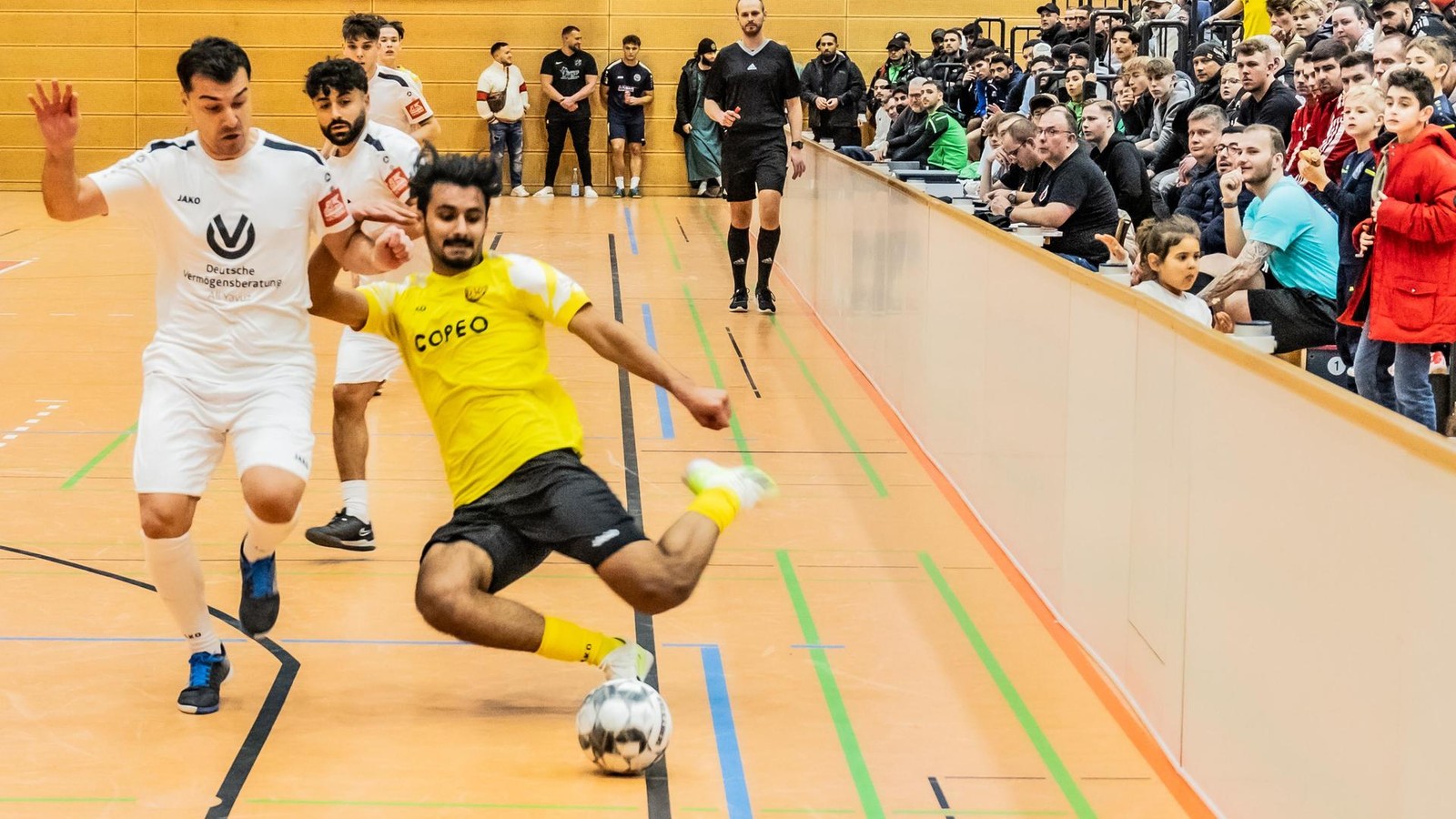 Live-Moerser-Hallenfu-ball-Stadtpokal-2026-im-Stream