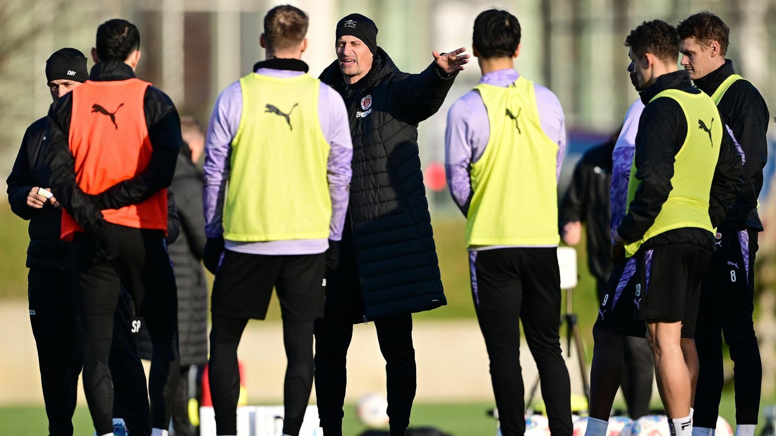 Ceesay-Dapo-Sinayoko-Seltsame-Ger-chte-begleiten-St-Paulis-Trainingsauftakt