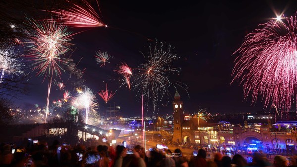 Welcome 2026 in Hamburg: Zehn Tipps für einen tollen Ausblick aufs Feuerwerk