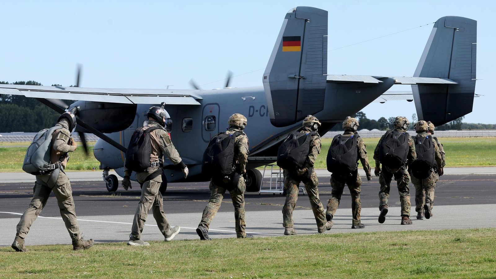 Bundeswehr-Skandal-Hitlergr-e-und-bergriffe-Pistorius-findet-klare-Worte