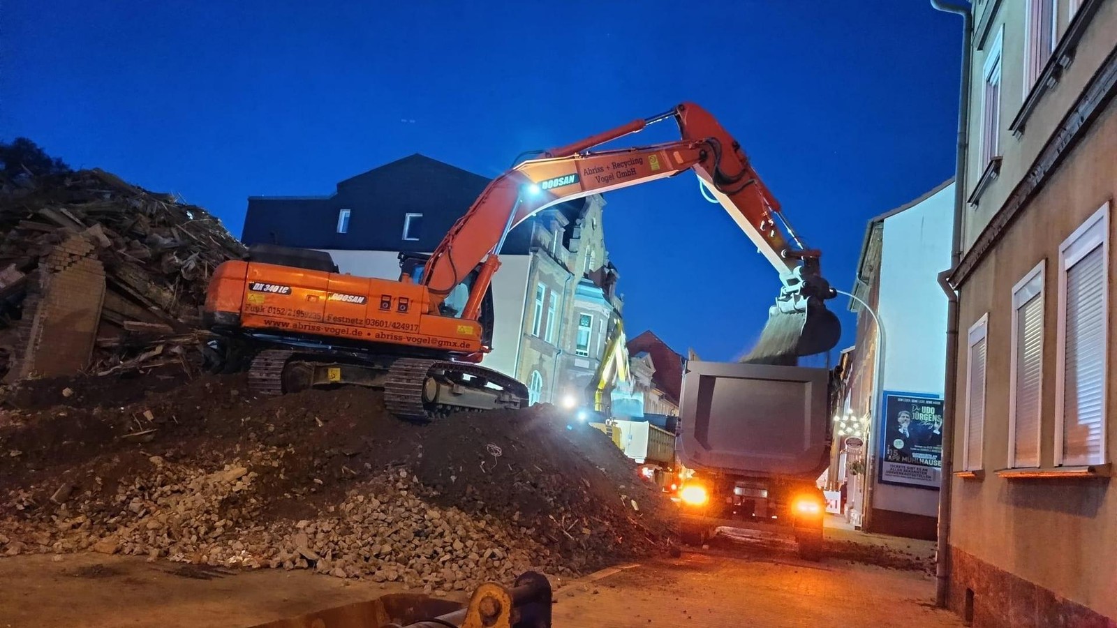 Spektakul-rer-Abriss-in-M-hlhausen-bis-in-den-sp-ten-Abend-die-Bilder-von-Montag-und-Dienstag